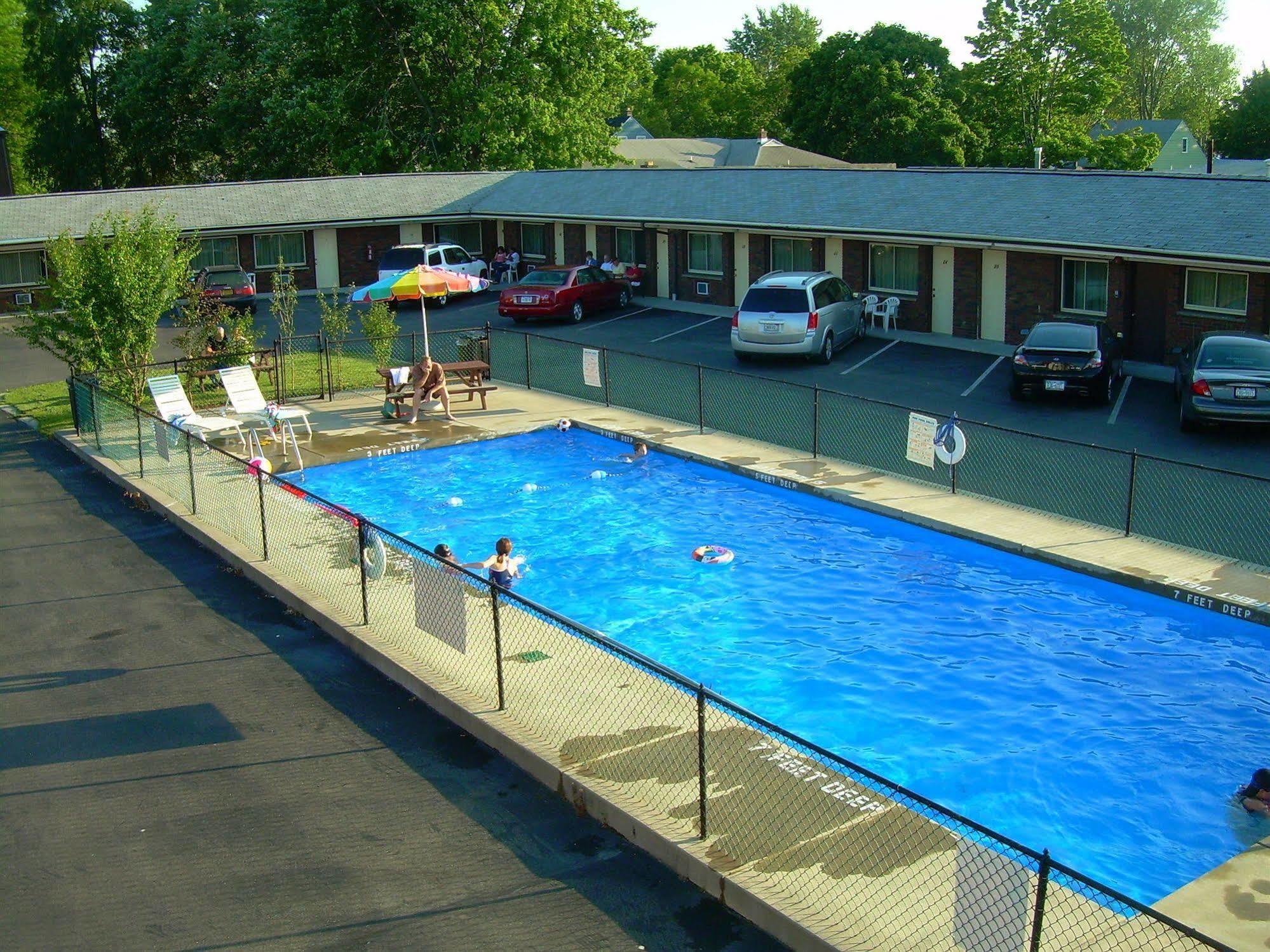 Swiss Cottage Inn Niagara Falls Exterior foto